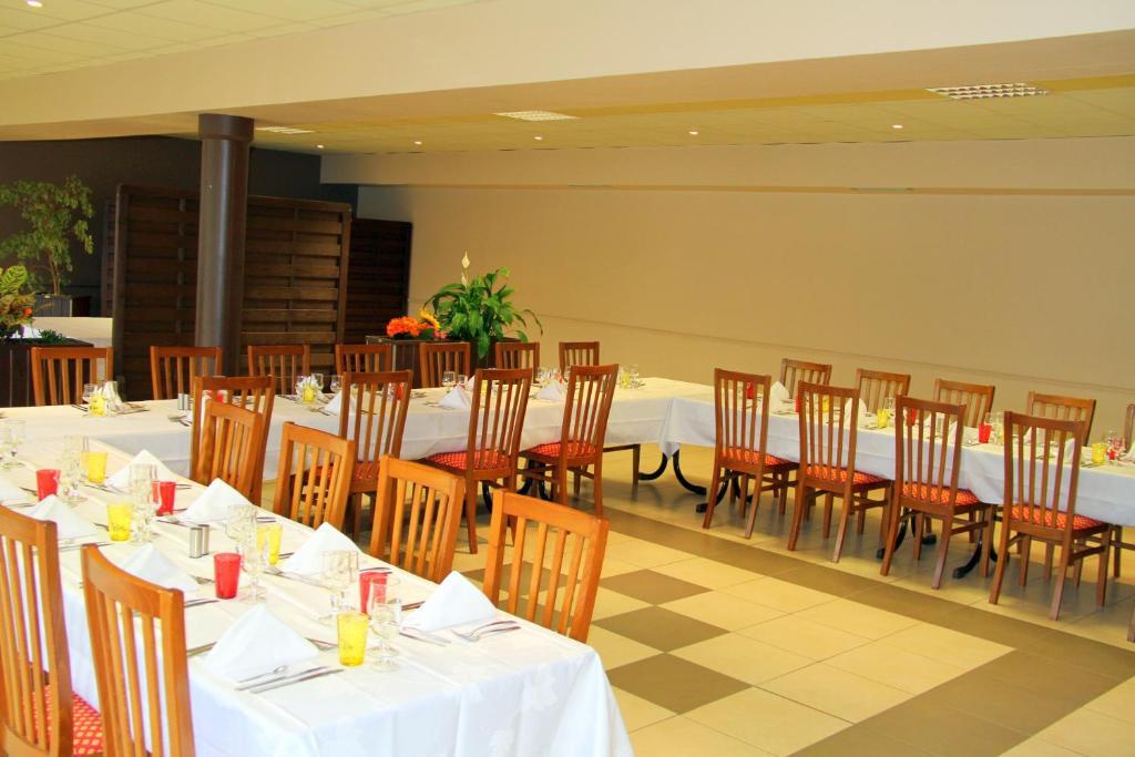 Logis Hotel Restaurant Le Grand Turc L'Oie Bilik gambar