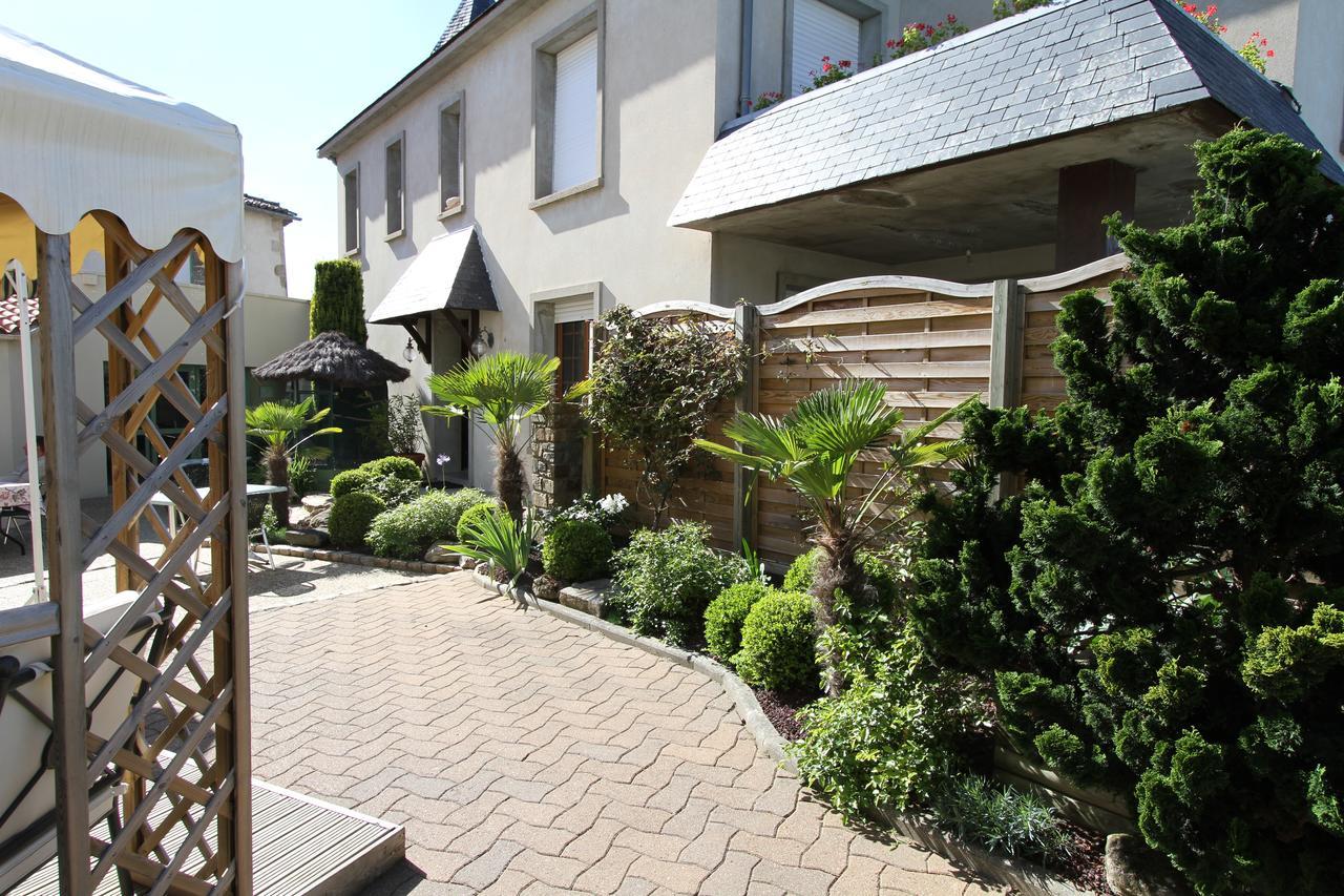 Logis Hotel Restaurant Le Grand Turc L'Oie Luaran gambar